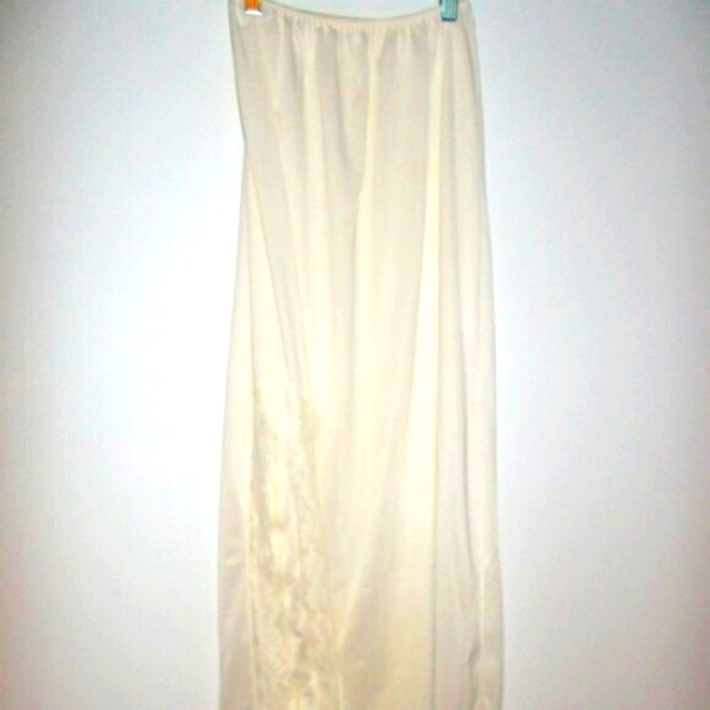 Vintage Ivory slip with lace trim and adjustable slit